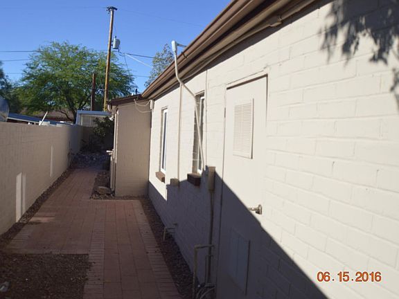 3rd image of 2701 E Arroyo Chico