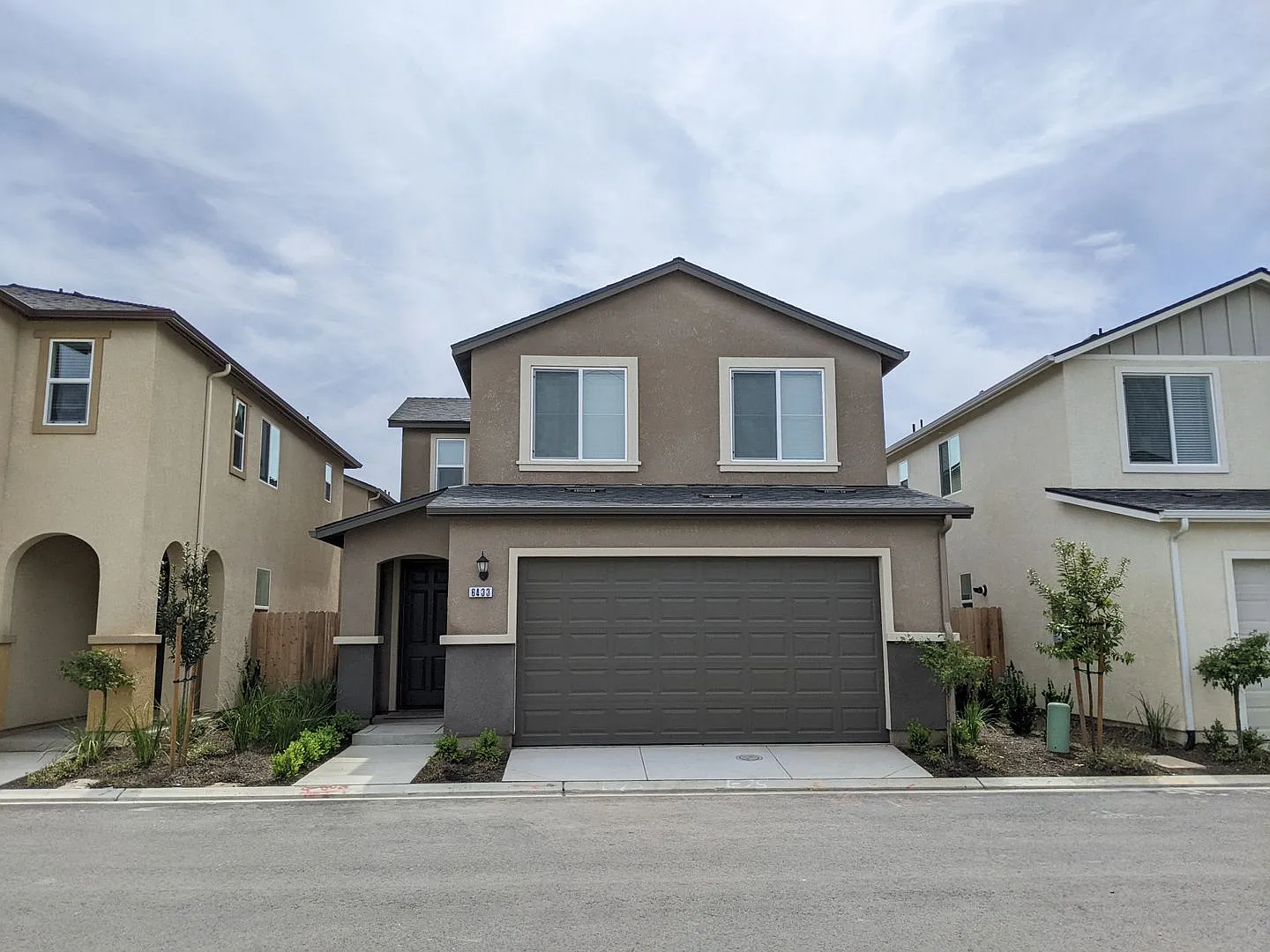 Newer construction, Wilson home in the Ave. Community offering nice features. Clovis Schools. — Photo 1