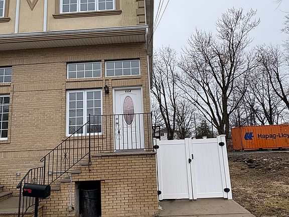 2nd image of 664 Quincy Ave
