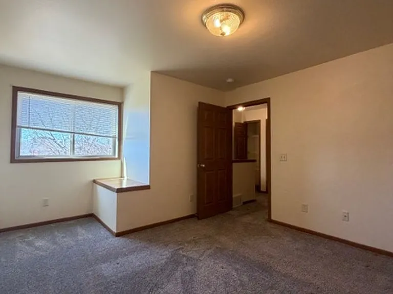 304 W Grant St — Photo 7