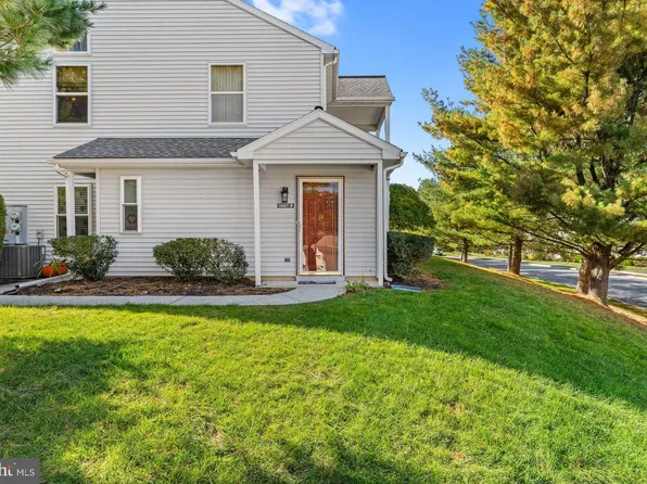 5807 Hidden Lake Dr, Harrisburg, PA 17111