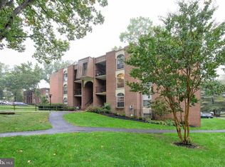 3328 Woodburn Village Dr APT 12, Annandale, VA 22003