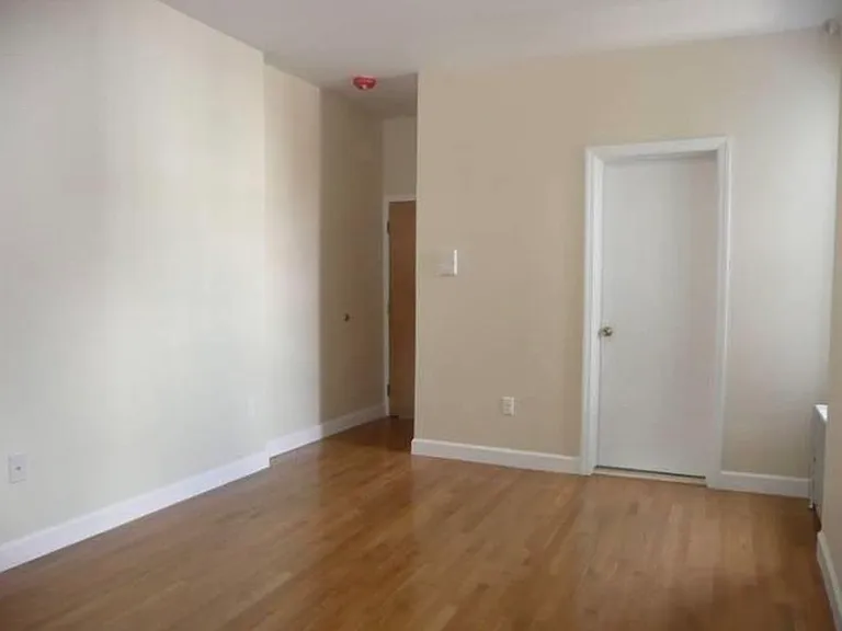152 New York Ave #5 — Photo 7
