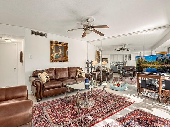 4th image of 8211 Katy Fwy APT 5