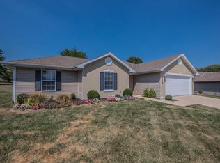 1509 N Thoroughbred Cir, Columbia, MO 65202