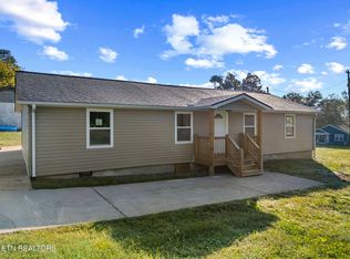 303 Hillcrest St, Clinton, TN 37716