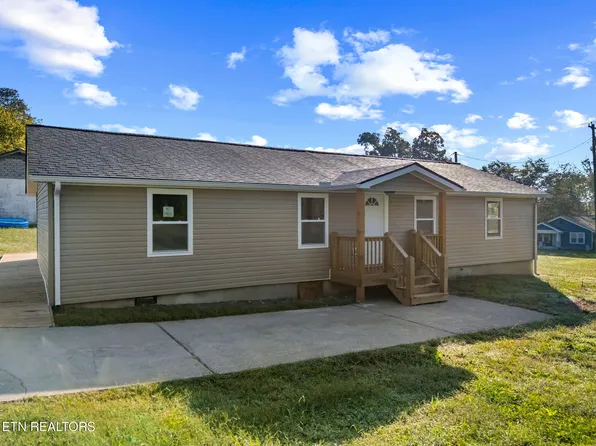 303 Hillcrest St, Clinton, TN 37716