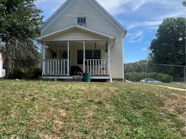 890 Mc Kinley Ave SW, Brewster, OH 44613