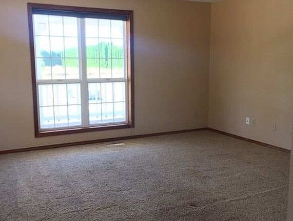 3rd image of 11521 NE 127th Ct