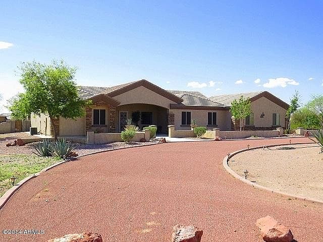 1st image of 15745 W Dale Ln