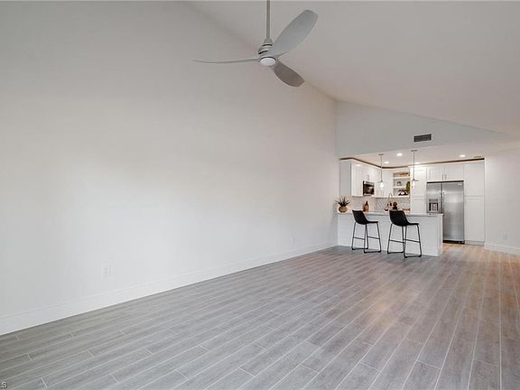 3rd image of 6382 Royal Woods DR