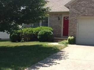 3910 Orchard Lake Dr, Louisville, KY 40218
