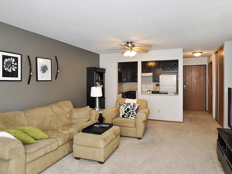 Summer Creek Apartments — Photo 28