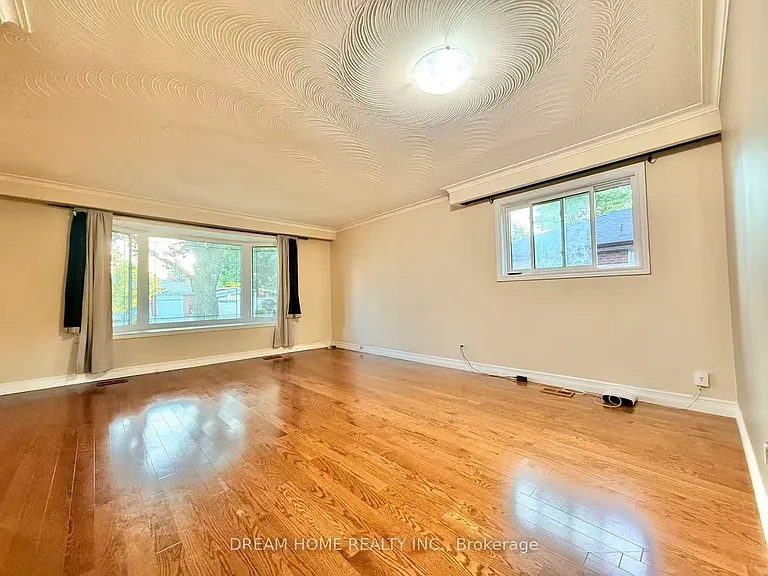 5 Horizon Cres #UPPER LEVEL — Photo 6