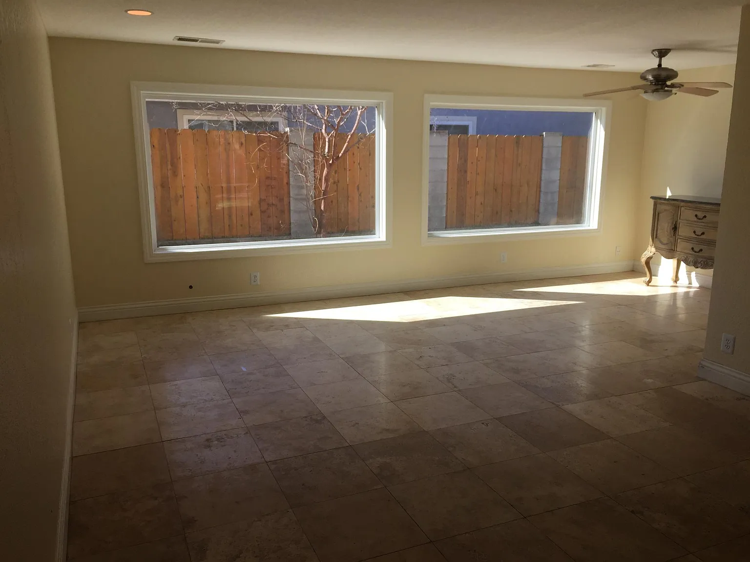 3 bed, 1691 sqft, $2,400 — Photo 3