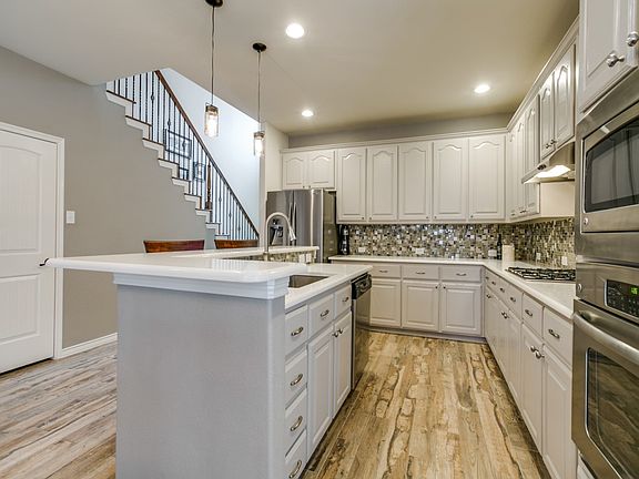 4th image of 10304 Frio River Trl
