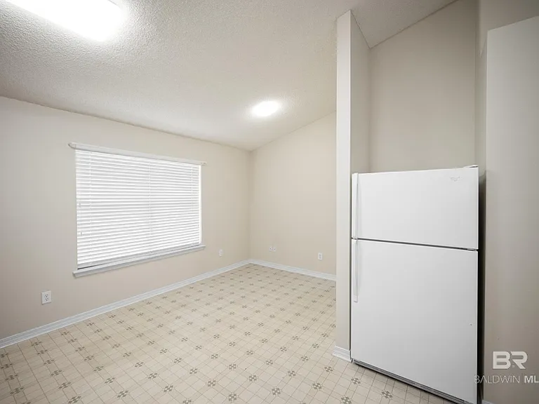 13097 Concord Dr E — Photo 9