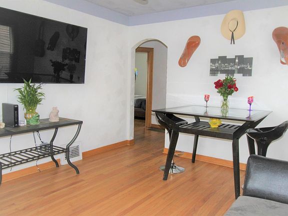 5th image of 2819 Kenwood St