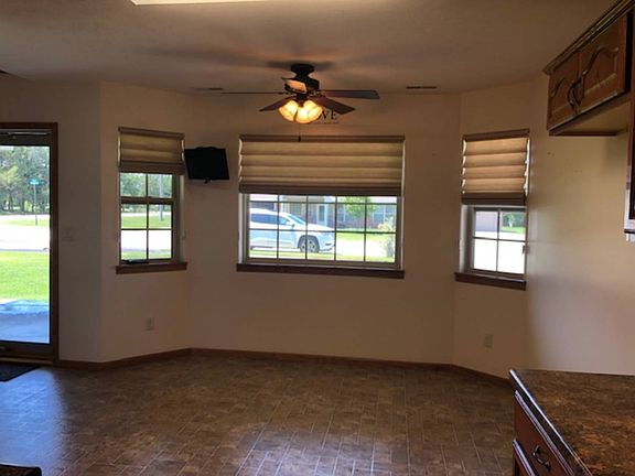 5th image of 2717 Pine Wood Dr