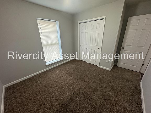 4th image of 3219 Holly Berry Dr