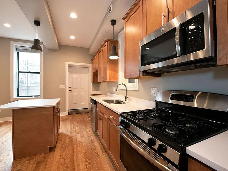 1651 S Throop St #1F — Photo 11