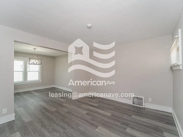 539130_004_wm_-_living_room_12931637.jpg