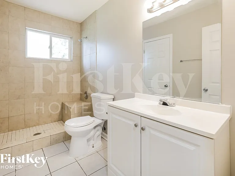 222 Pacific Dr — Photo 9