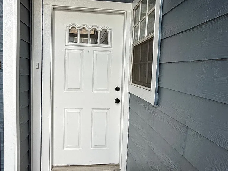 2323 Fairwind Rd #105 — Photo 2