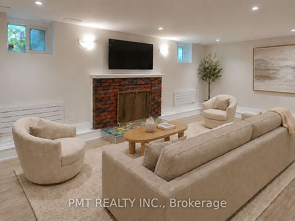 4th image of 881 Coxwell Ave
