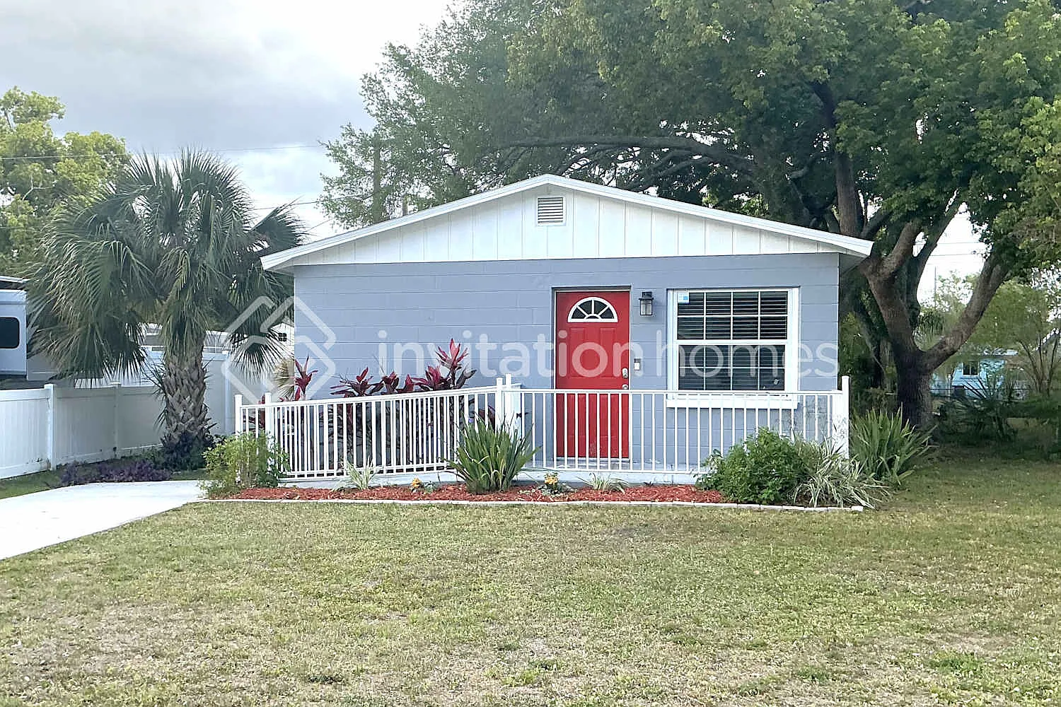 421 2Nd Ave Ne Largo, FL 33770 — Photo 1