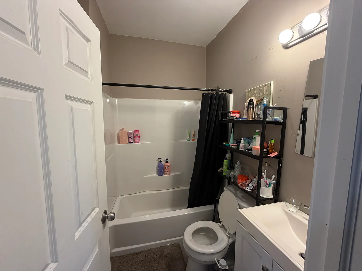 2 bed, 880 sqft, $2,350 — Photo 3