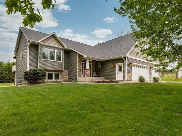 703 7th St W, Mantorville, MN 55955