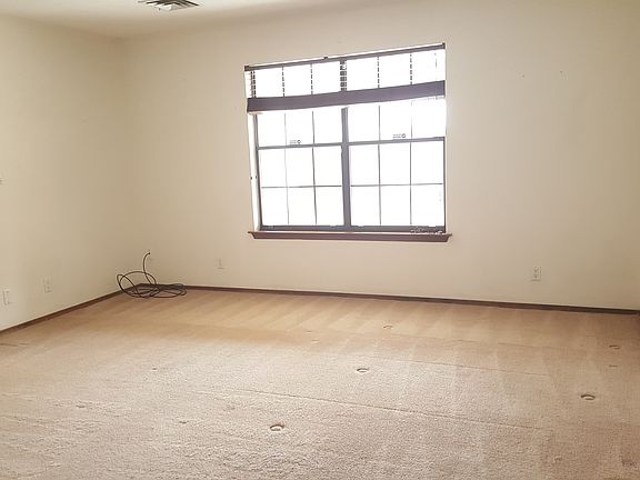 5th image of 7400 Northridge Ave NE
