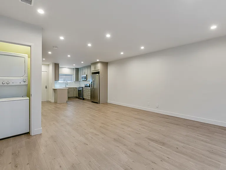 4053 W 23rd St #D — Photo 5