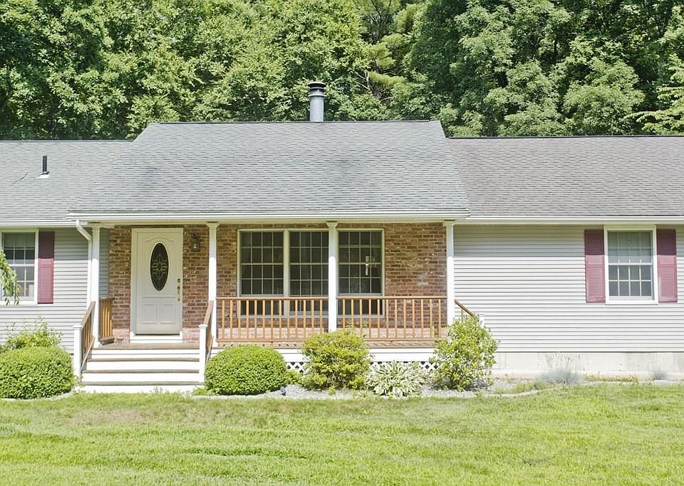 2nd image of 214 Munn Rd