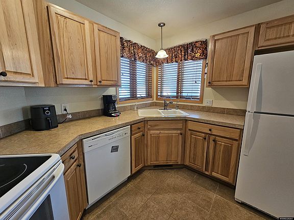 4th image of 110 Lupine Dr