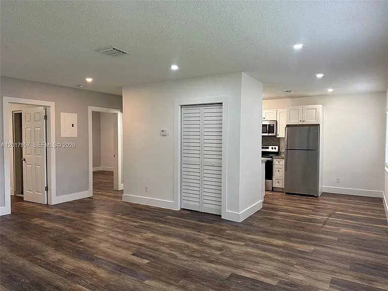 3315 SW 15th Ave #1 — Photo 4