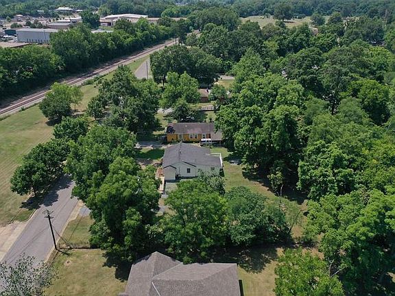 4th image of 3120 Bozeman Dr