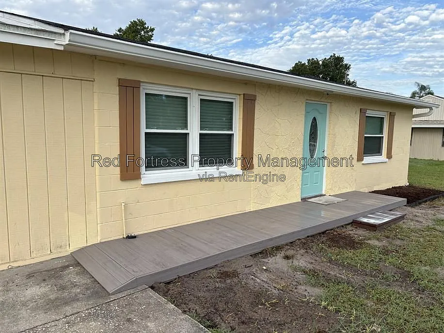 2 bed, 1.5 bath, 1200 sqft, $1,425 — Photo 2