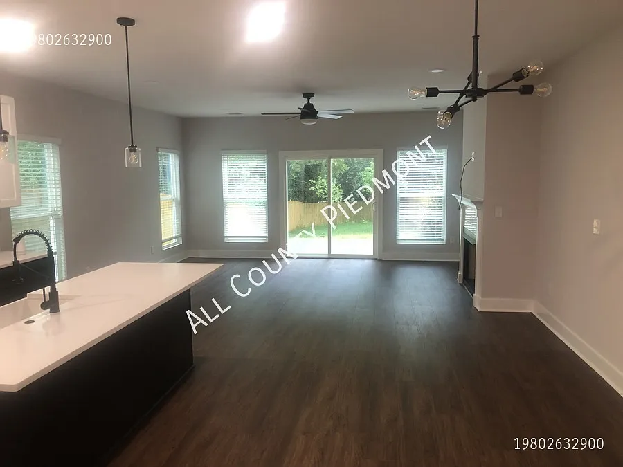 3217 Credenza Rd — Photo 3