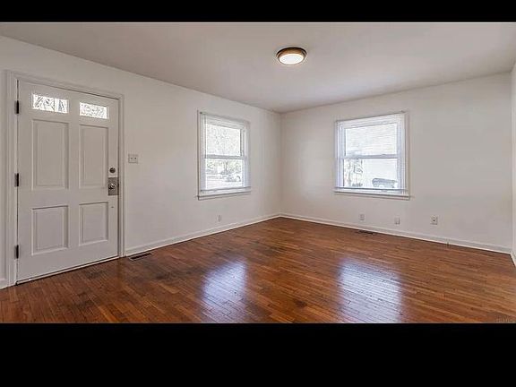 3rd image of 1719 Waggoner Ave