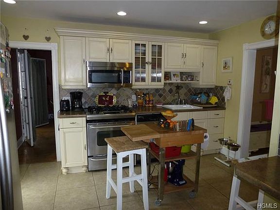 5th image of 24 Highland Ave