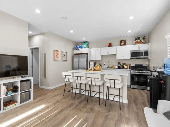 5124 Leo St, San Diego, CA 92115