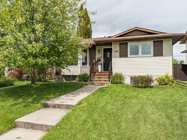 248 W Templevale Rd NE, Calgary, AB T1Y 4W3