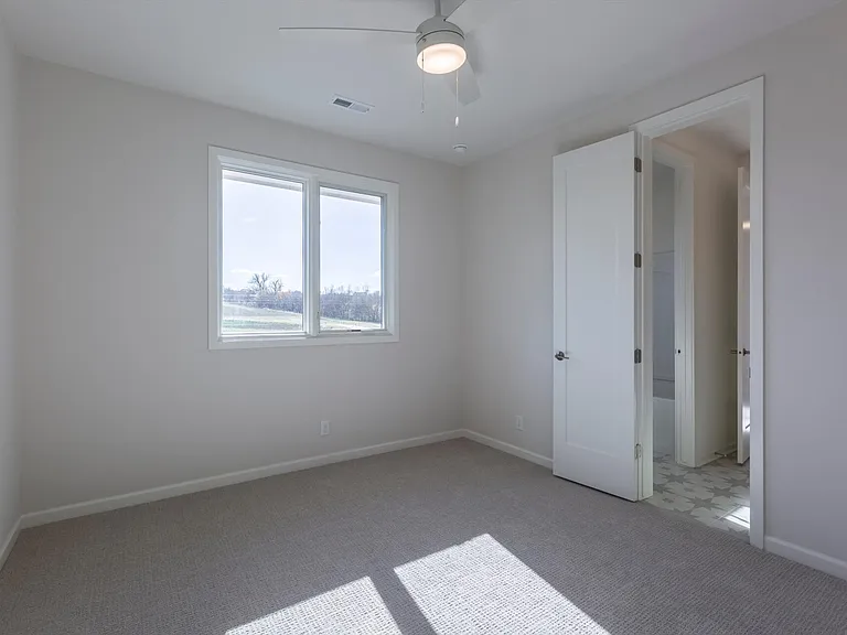 21911 Parkview Dr — Photo 44