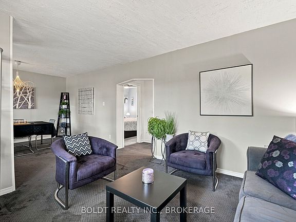 5th image of 16 Longfellow Ave