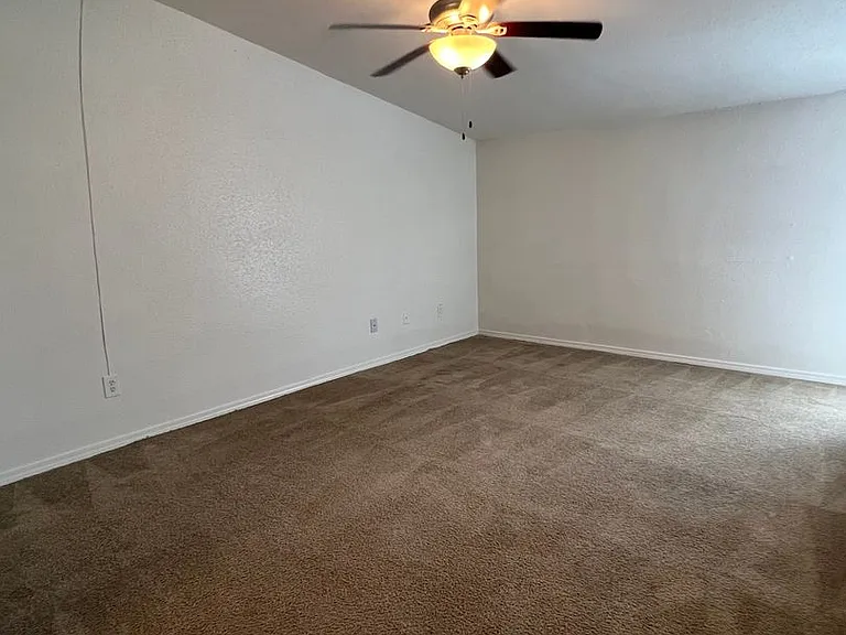 Cypresswood Crossing Apartments — Photo 30