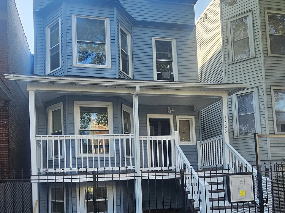 1626 N Kedvale Ave #1