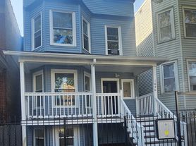 1626 N Kedvale Ave, Chicago, IL