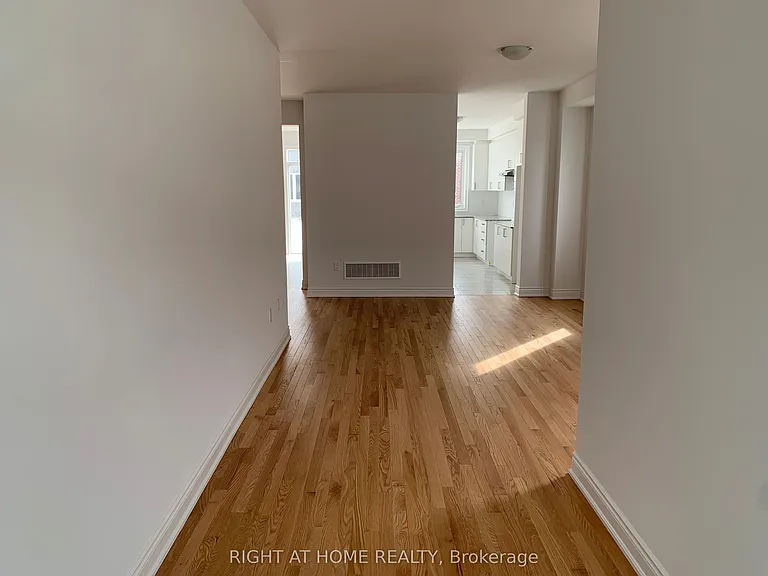 Amber Dr — Photo 2